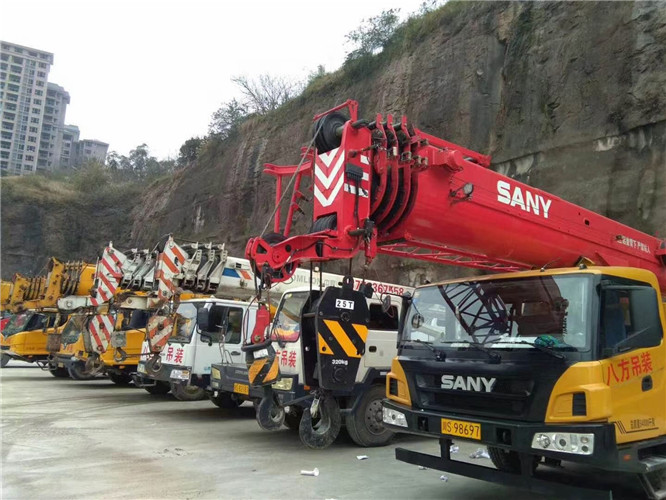 洛龙区吊车出租按什么计费？台班费、单次费、里程费怎么算？