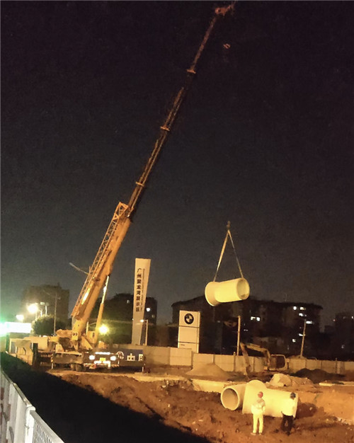 洛龙区“弯臂矫正”—— 吊车的 “形变补偿” 技术